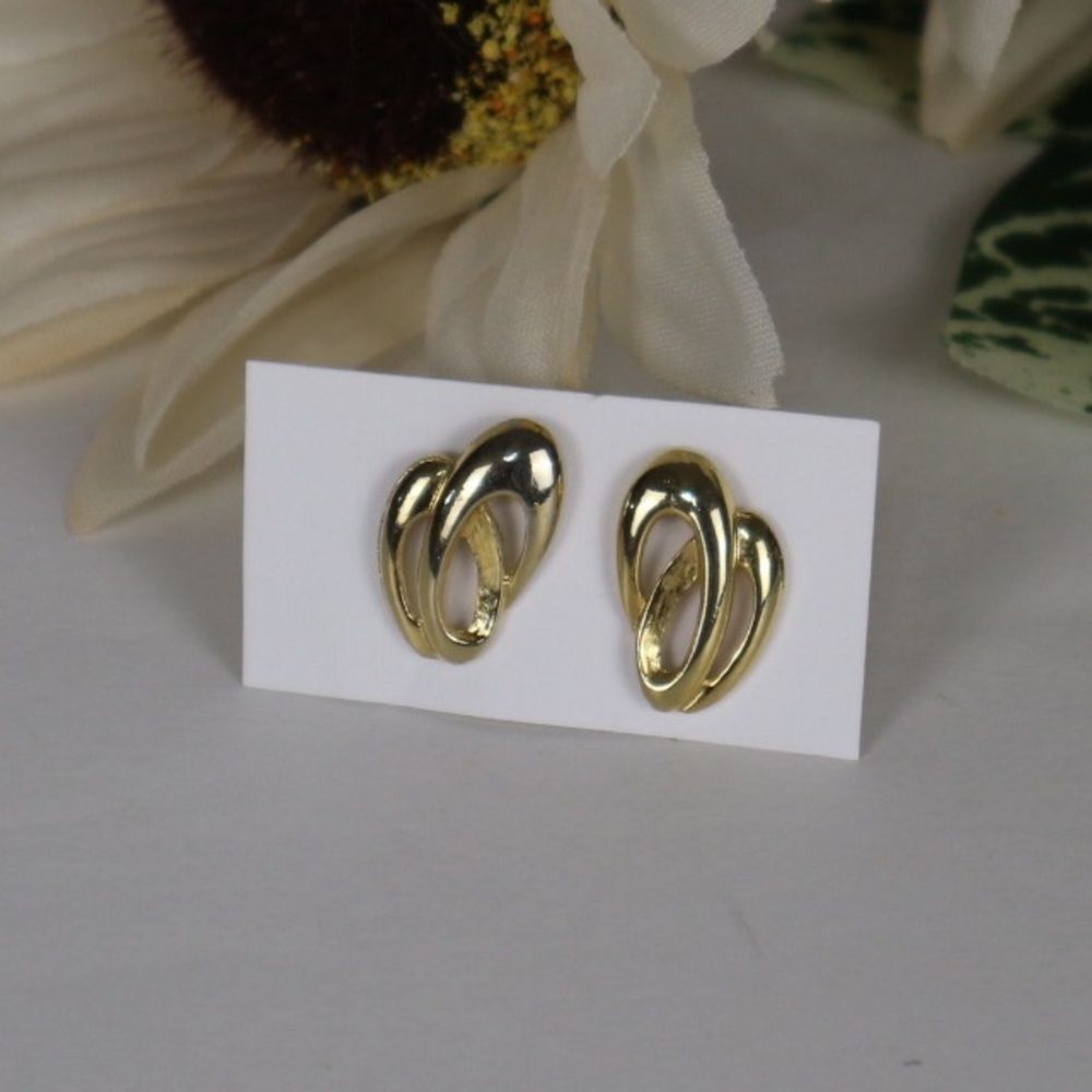 Retro-Vintage Gold Tone "Double-Banded" Stud Earrings